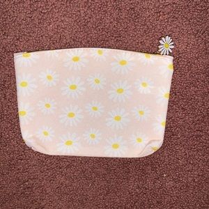 Daisy IPSY Small Glam Bag